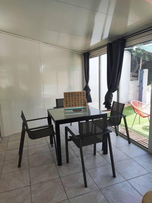 Apartamento Bord De : Avec Salon D'ete A Sausset-les-Pins