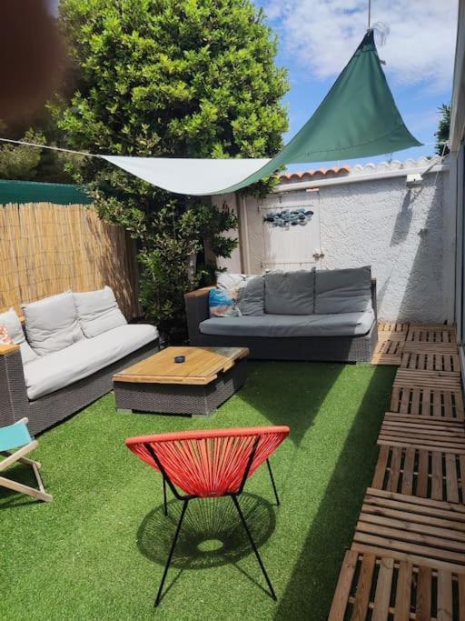 Bord De : Avec Salon D'ete A