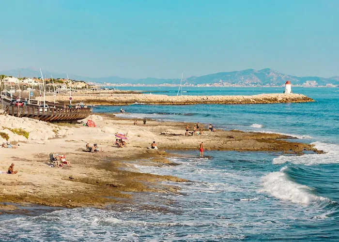 Bord De Mer : Studio Avec Salon D\'Ete A Sausset